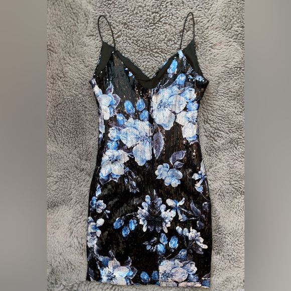 B DARLIN BLACK FLORAL SEQUIN MINI DRESS // SIZE 3-4 💙 - Picture 5 of 5